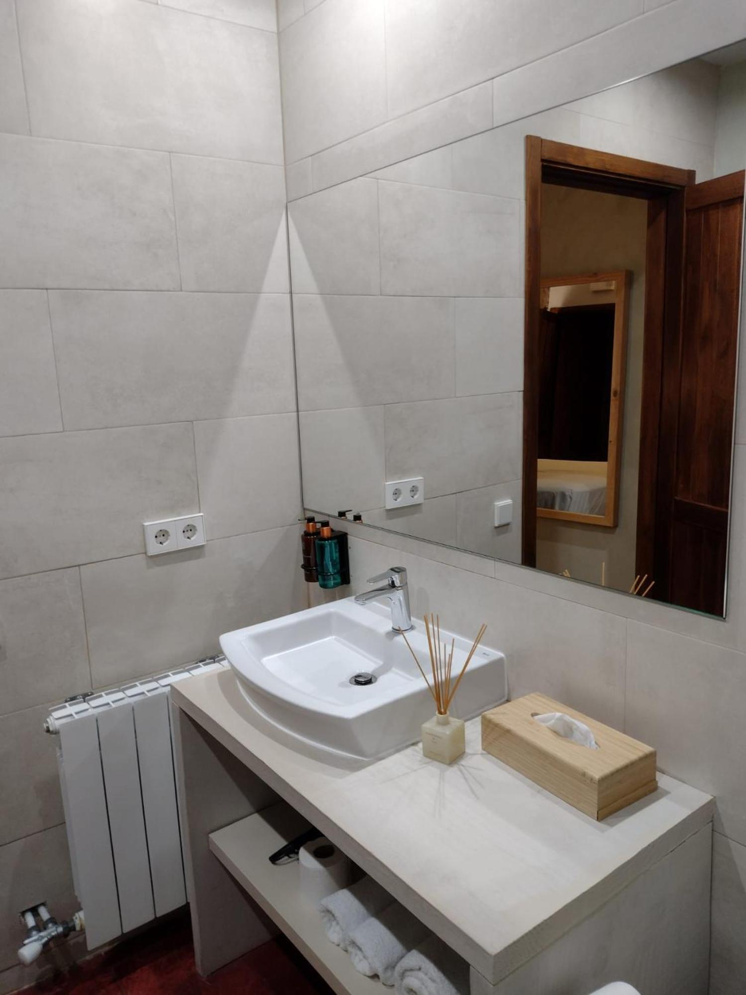 Hostal De Bianya La Vall de Bianya Ngoại thất bức ảnh